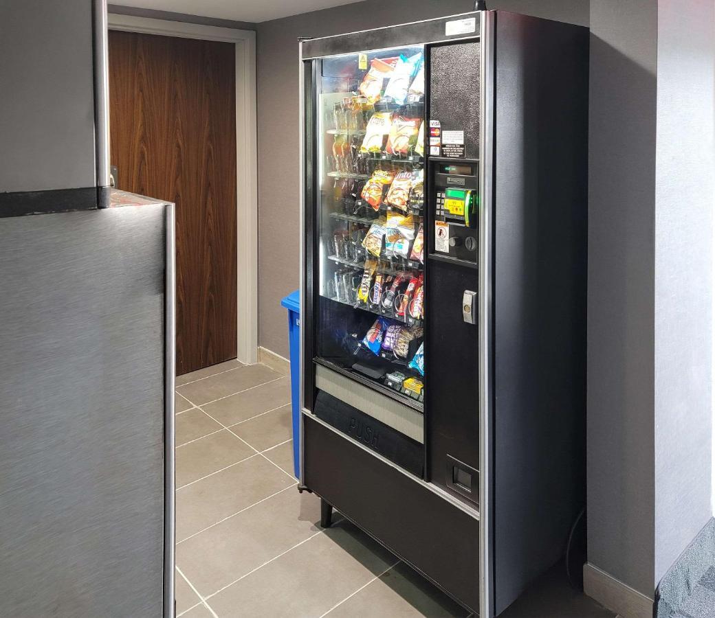 Comfort Inn & Suites Wyomissing-Reading Bagian luar foto