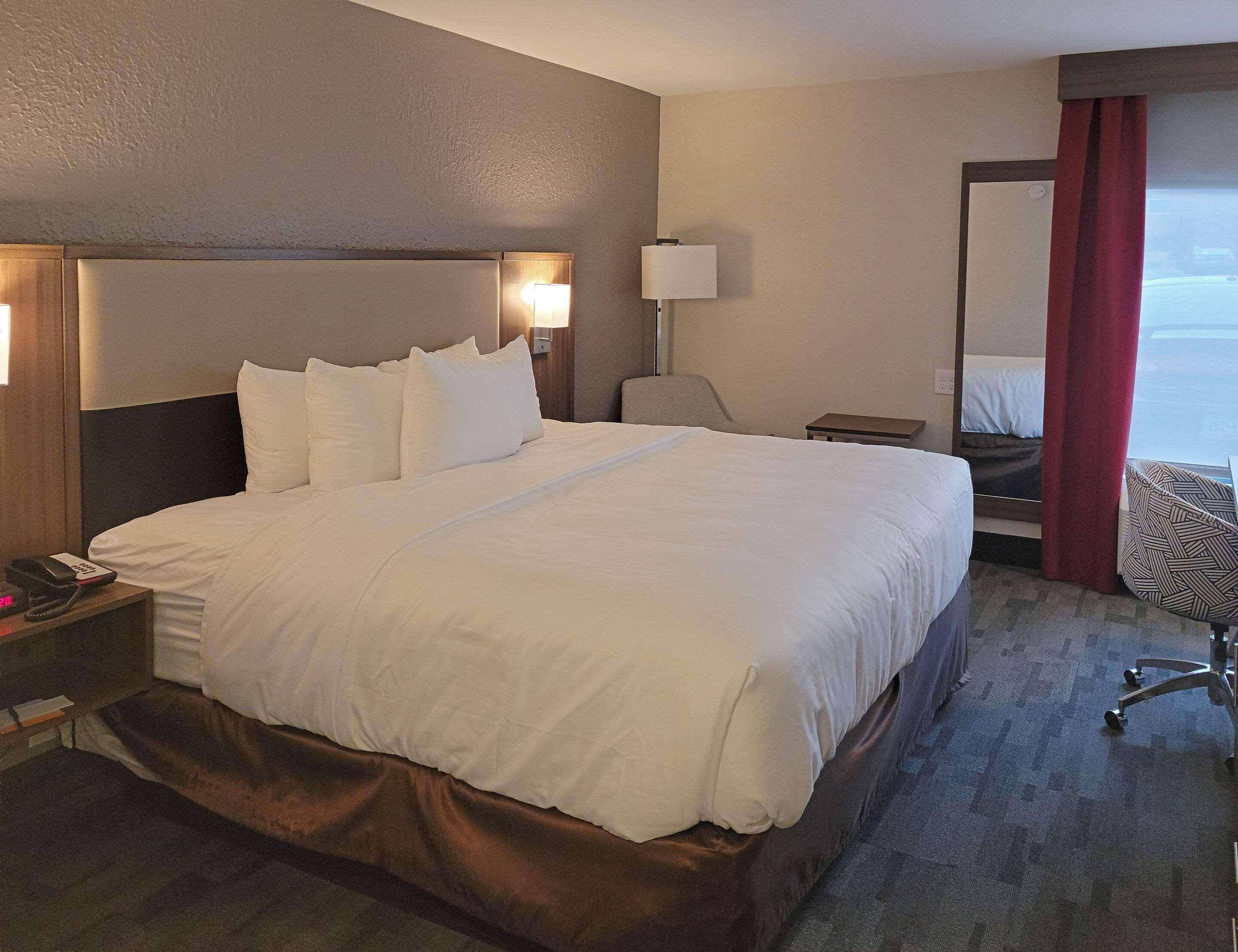 Comfort Inn & Suites Wyomissing-Reading Bagian luar foto