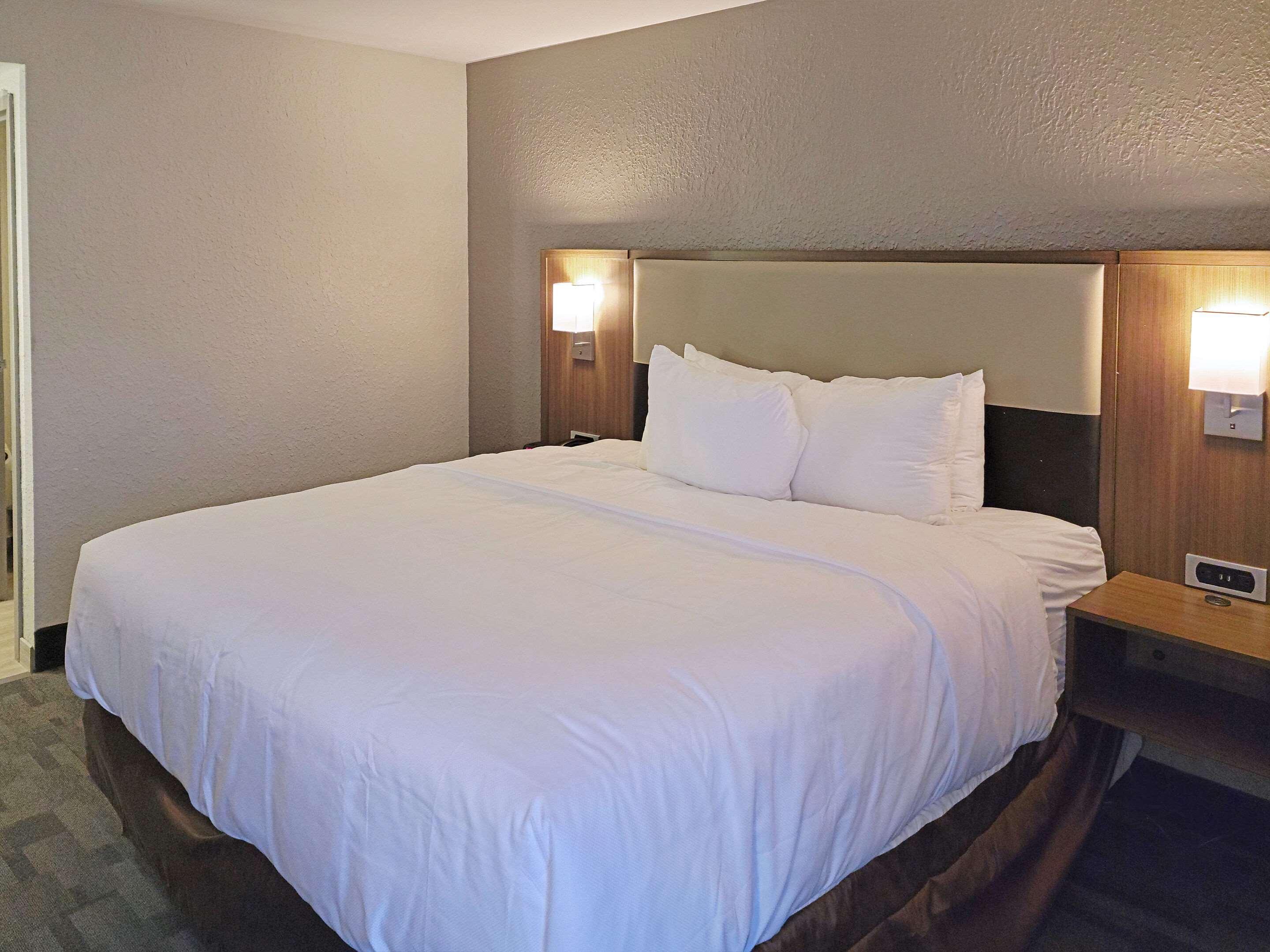 Comfort Inn & Suites Wyomissing-Reading Bagian luar foto