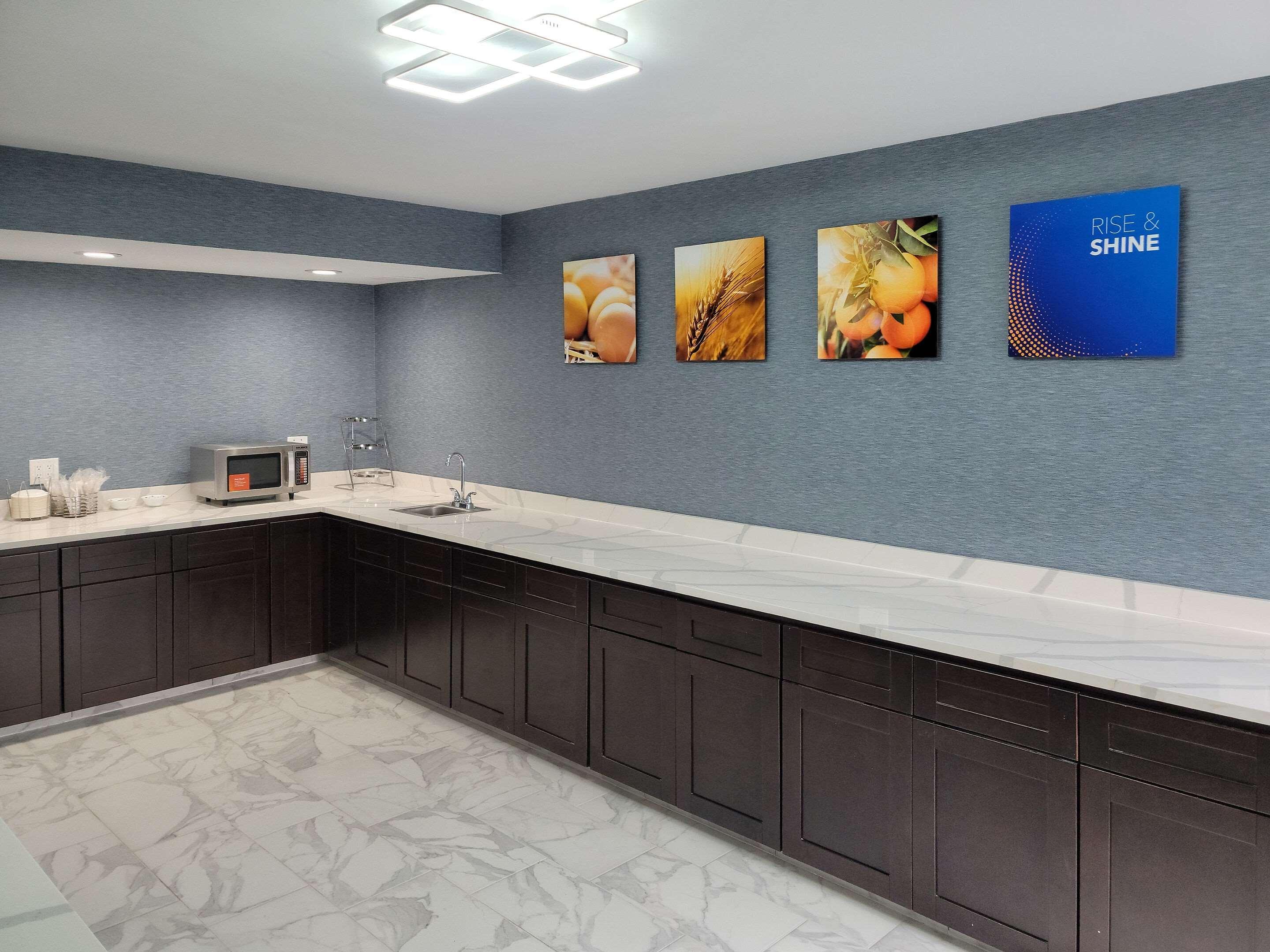 Comfort Inn & Suites Wyomissing-Reading Bagian luar foto