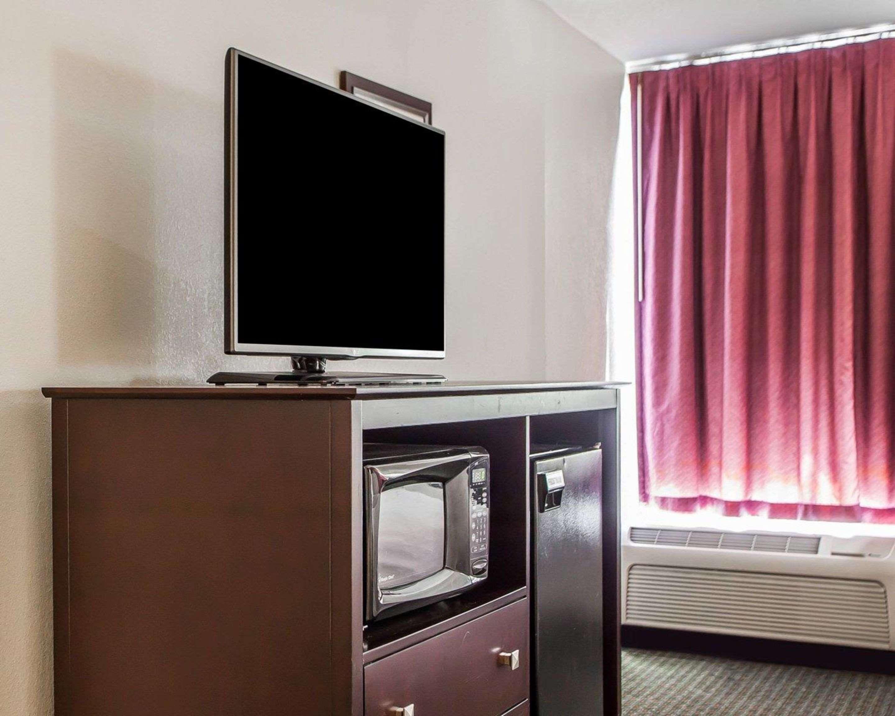 Comfort Inn & Suites Wyomissing-Reading Bagian luar foto