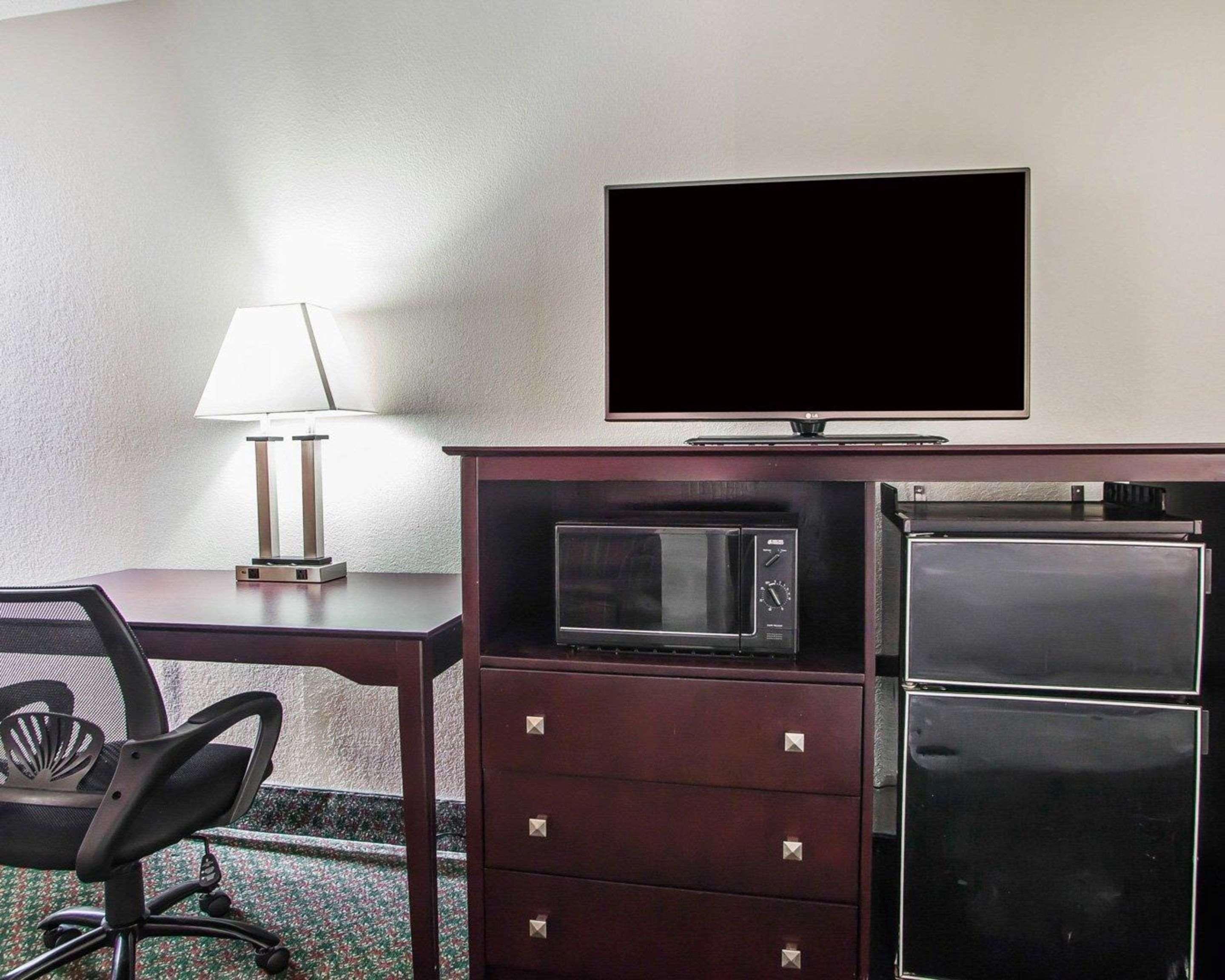 Comfort Inn & Suites Wyomissing-Reading Bagian luar foto