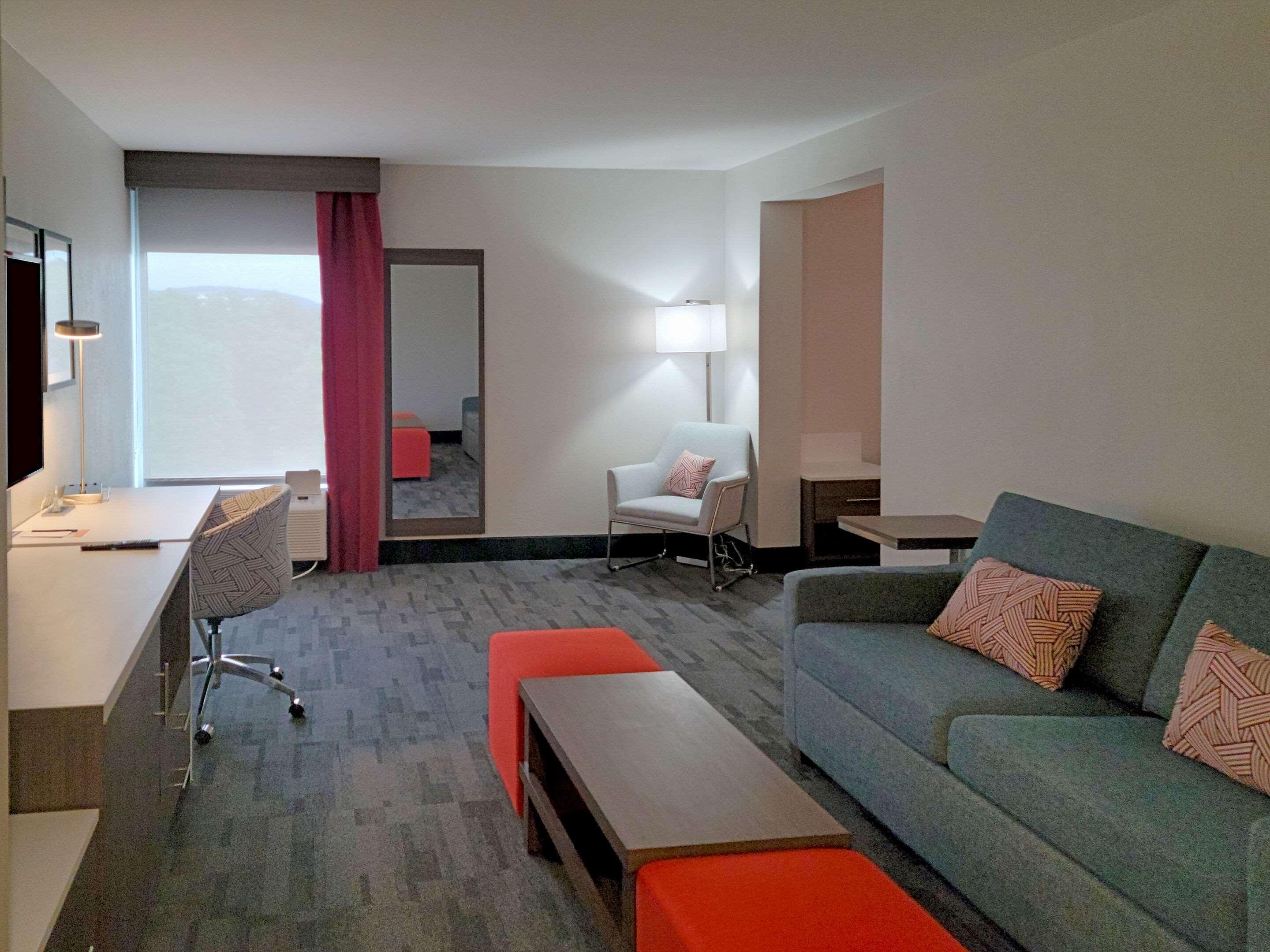 Comfort Inn & Suites Wyomissing-Reading Bagian luar foto