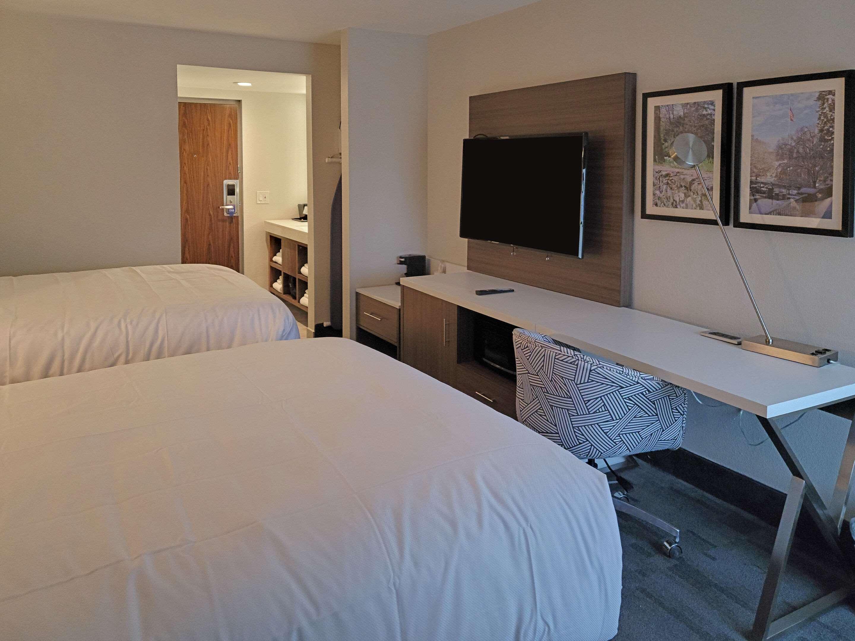 Comfort Inn & Suites Wyomissing-Reading Bagian luar foto