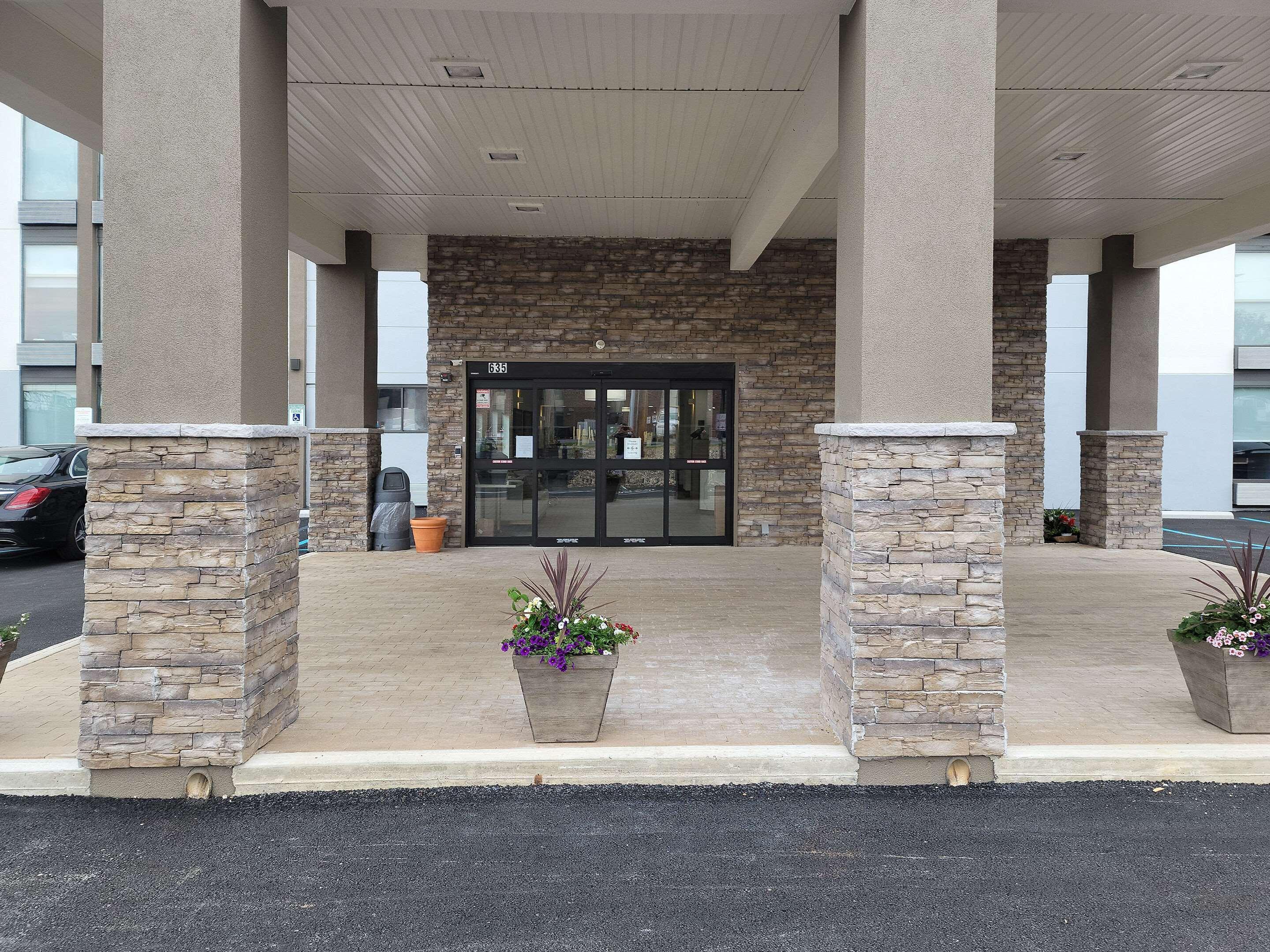 Comfort Inn & Suites Wyomissing-Reading Bagian luar foto