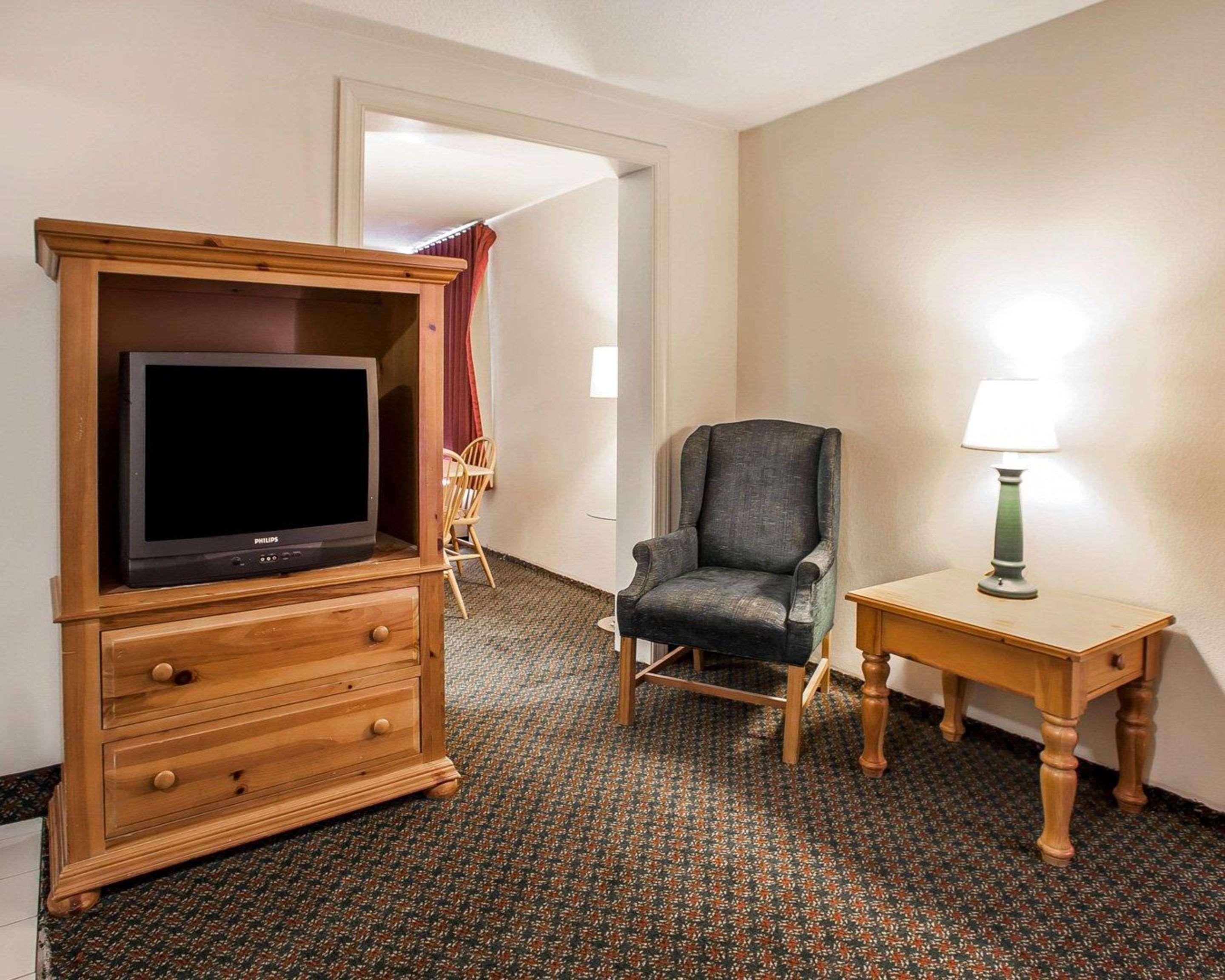 Comfort Inn & Suites Wyomissing-Reading Bagian luar foto